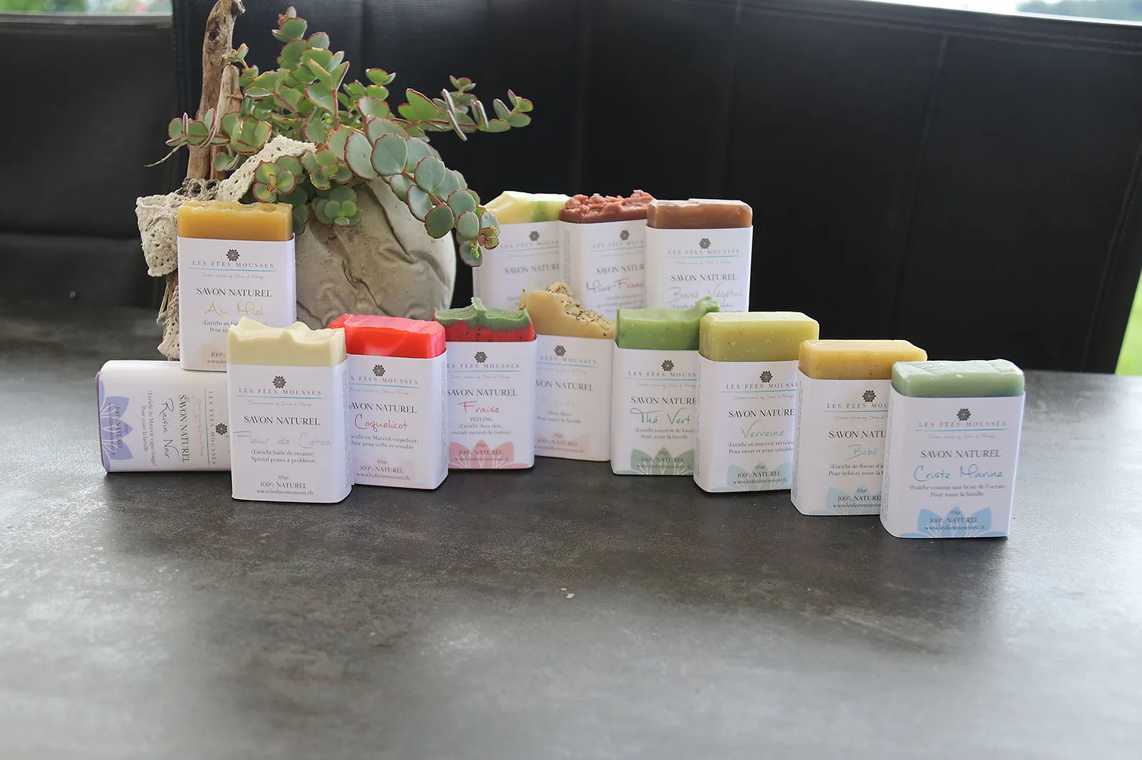 produkte etiketten seifen verpackung perönlich grafiker eigene schönheitsprodukte bio selbstgemacht